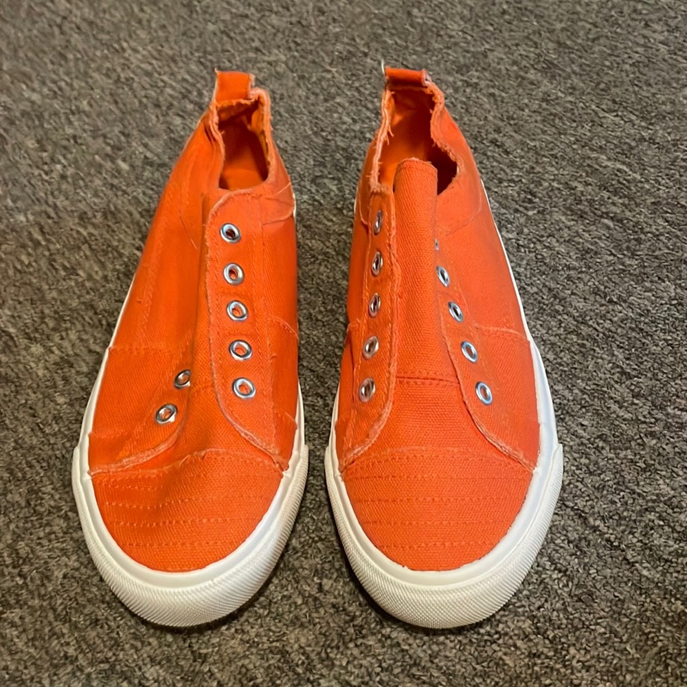 Sneakers never been worn